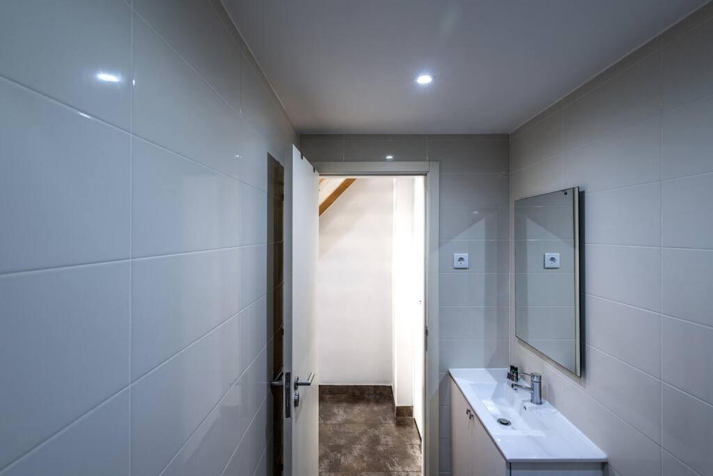 Cozy Ground Floor Studio With Ac And Loft Bedroom ลิสบอน ภายนอก รูปภาพ