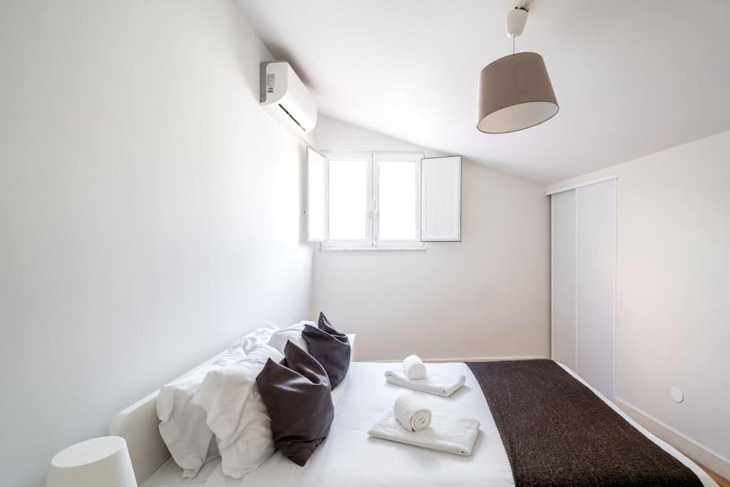 Cozy Ground Floor Studio With Ac And Loft Bedroom ลิสบอน ภายนอก รูปภาพ