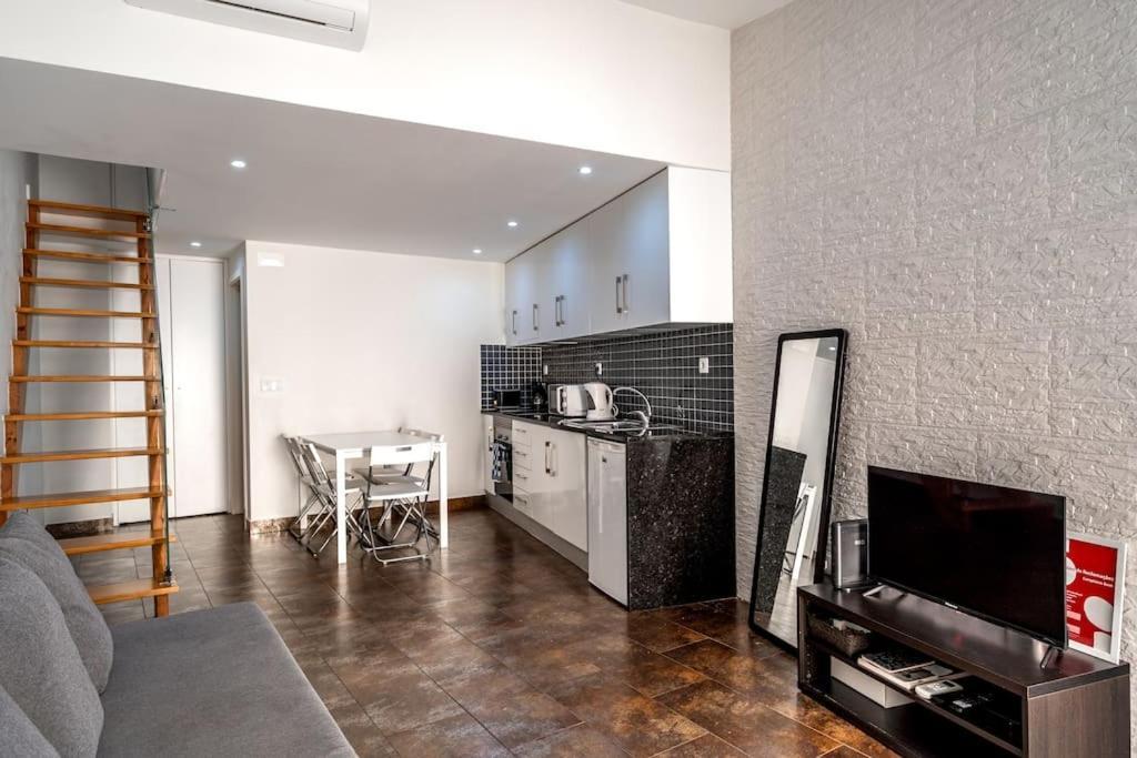 Cozy Ground Floor Studio With Ac And Loft Bedroom ลิสบอน ภายนอก รูปภาพ