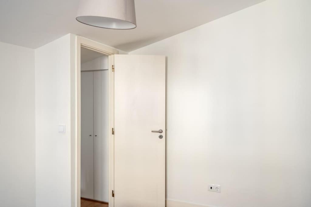 Cozy Ground Floor Studio With Ac And Loft Bedroom ลิสบอน ภายนอก รูปภาพ