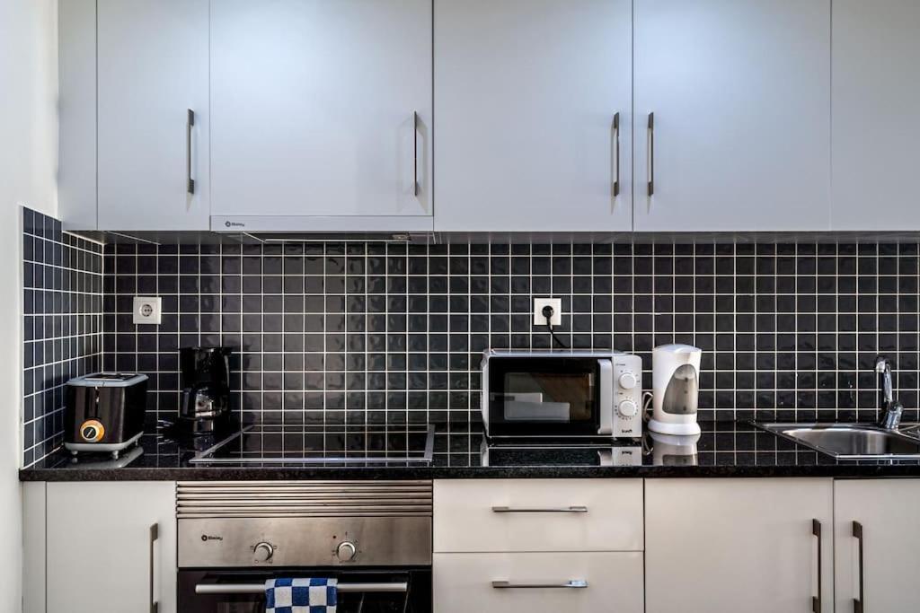 Cozy Ground Floor Studio With Ac And Loft Bedroom ลิสบอน ภายนอก รูปภาพ